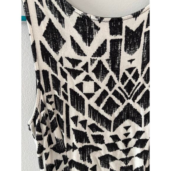 One Clothing Dress Women's Medium Tank Black White Aztec Geometric Flowy Skater - Picture 3 of 6